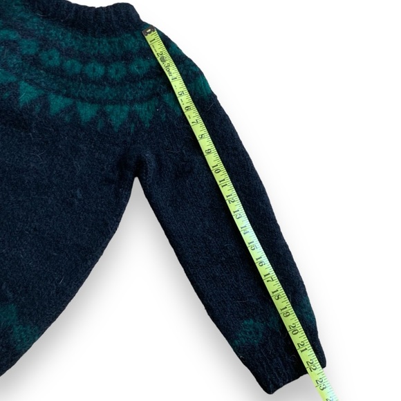 Thick artisan knit Fair Isle sweater - Picture 4 of 8